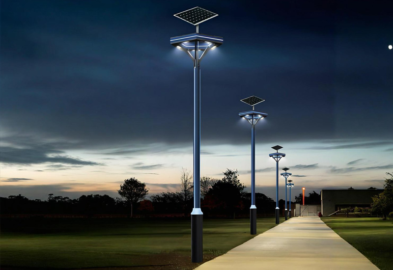 Солнечные дворовые светильники
